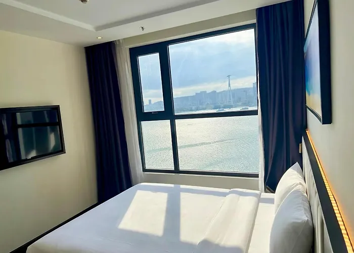 Căn hộ Stunning Sea View With Balcony - The Sapphire