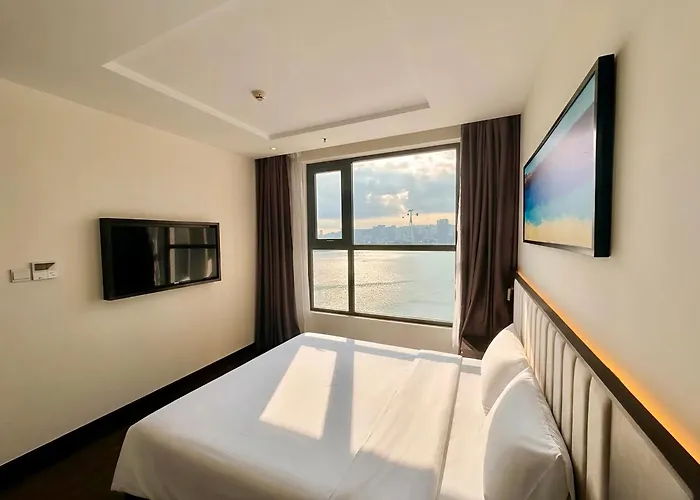 Stunning Sea View With Balcony - The Sapphire *