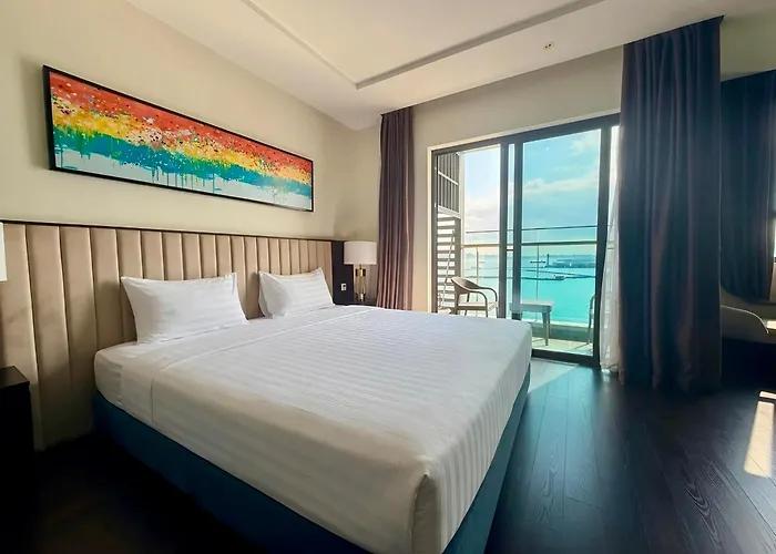 Căn hộ Stunning Sea View With Balcony - The Sapphire *