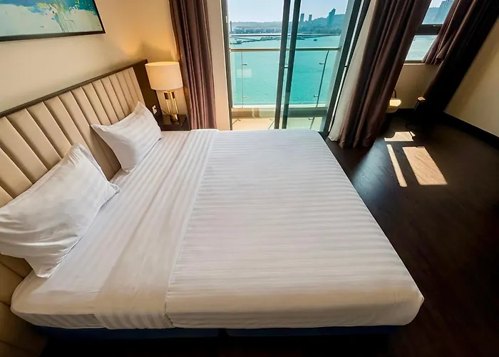 Stunning Sea View With Balcony - The Sapphire * Hạ Long