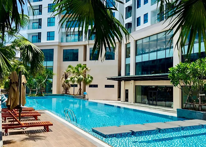 Stunning Sea View With Balcony - The Sapphire *