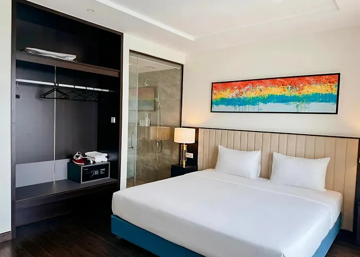 Căn hộ Stunning Sea View With Balcony - The Sapphire Hạ Long