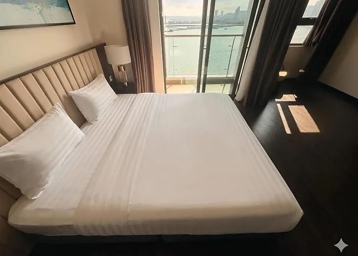 Stunning Sea View With Balcony - The Sapphire *